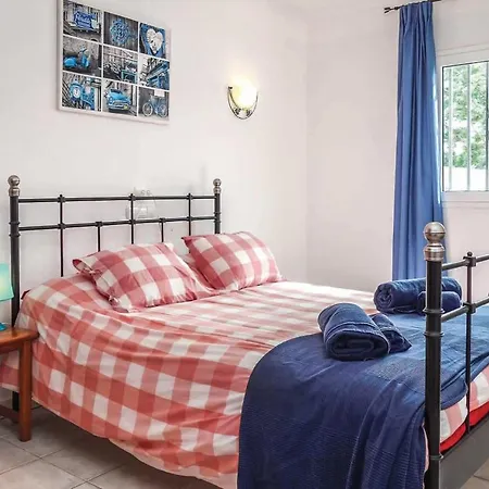 Sleeps 10 Wifi